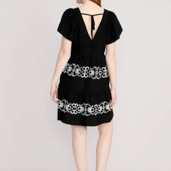 Old Navy Embroidered V Neck Swing Tiered Dress Black Medium Tall - Picture 3 of 10